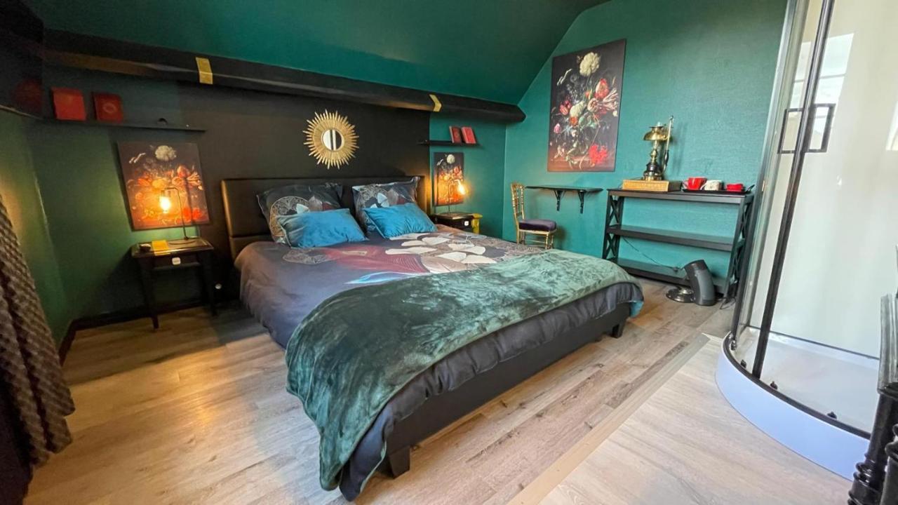 Les Nuits Victoriennes Bed and Breakfast Saint-Germain-du-Corbeis Exteriör bild