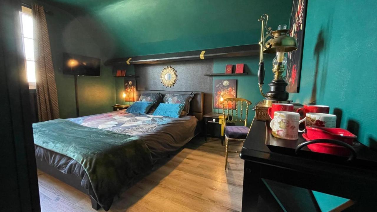 Les Nuits Victoriennes Bed and Breakfast Saint-Germain-du-Corbeis Exteriör bild